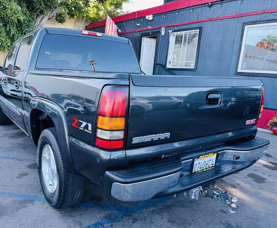 2005 GMC Sierra 1500 SLT - $14,99563440541619329122