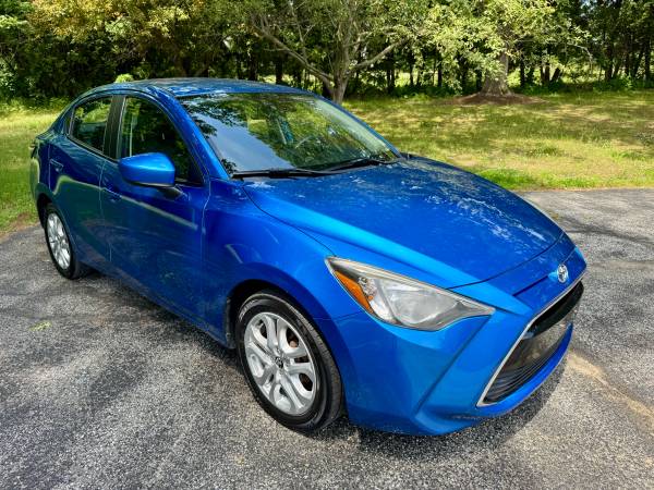 2017 Toyota Yaris LE 4 puertas Sedán - $9,850 (Colchester)63622593785217122