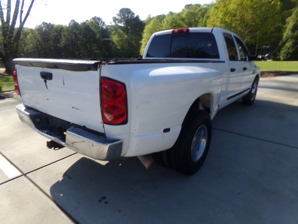 2008 dodge ram 3500 slt 6.7 2wd turbo diesel (199K)hwy mi 1 owner %% - $13,300 (riverdale)63621327312131124