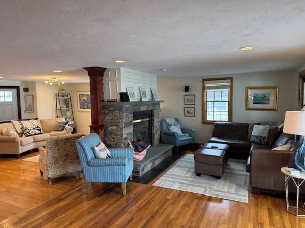 $1 / 4br - Ocean Front House in Ocean Bluff - Enjoy the Sunrise from the Deck! (Ocean Bluff, MA)63892102722947123