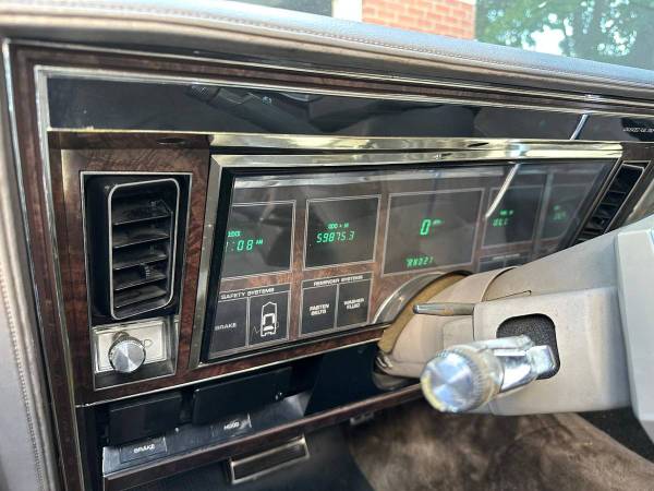 1981 Chrysler Imperial - Rare Luxury Classic - Digital Dash - 318 V8 1