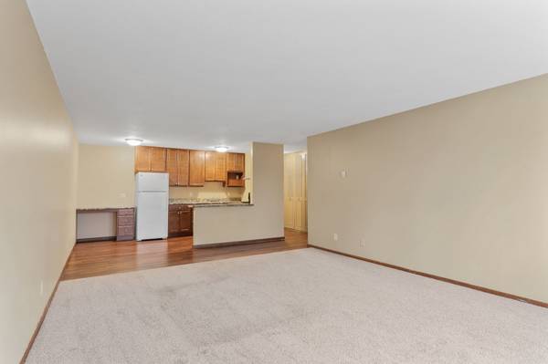 $1,125 / 1hab - 685ft2 - ¡GRAN DEPARTAMENTO DE 1 HABITACIÓN DISPONIBLE EN NOVIEMBRE! @ Lynwood Flats Apts, Richfield MN (Richfield)63868699370625122