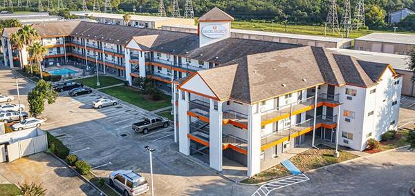 Located in Houston, Studio, Ensuite 1