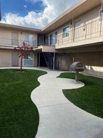 $1,695 / 1br - 690ft2 - 1 BEDROOM/ 1 BATH @ THE LINDYS! CALL TODAY (UCR AREA)64028083675139121