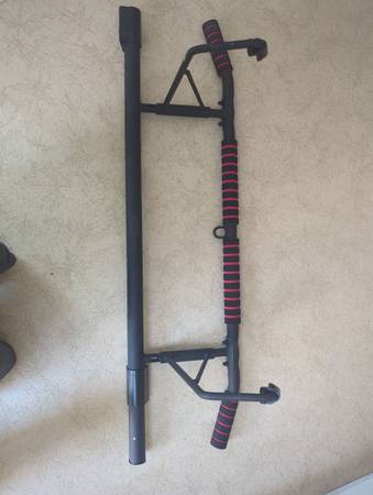 Pull up bar for Door way 1