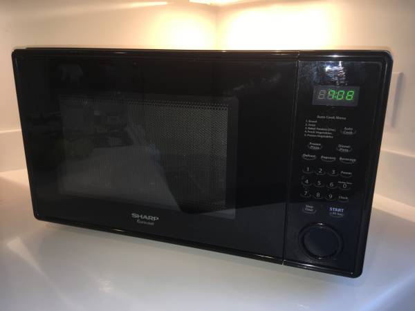 Sharp Carousel Microwave Oven 1
