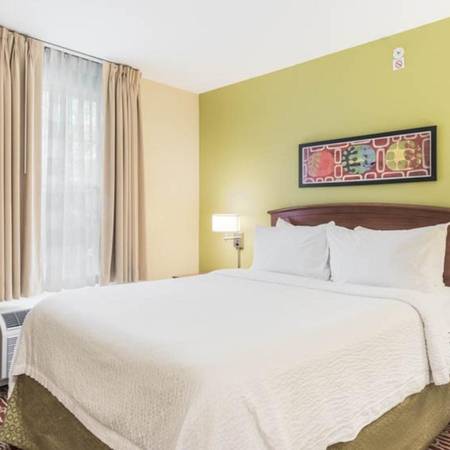 $369 / 1br - No Deposit, No Hassle - Check In Today! (4650 Cornell Rd, Blue Ash, OH)63974467314306120