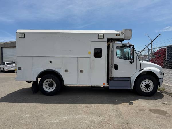 2013 Freightliner M2 - Photo 2