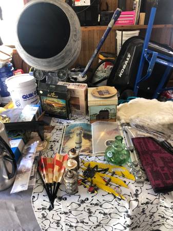 Yard sale (Gap creek eoad)63866534793985121