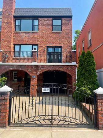 Driveway For Rent (With Gate)

$270

                        Astoria