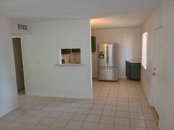 $975 / 3br - 875ft2 - 401-06 N D St (Eloy)63623896567169122
