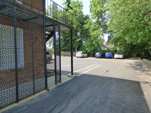 $875 OFFICE SPACE, Renovated, in Walking Distance to UK, Utilities Included (University of KY Area)63763473849859122