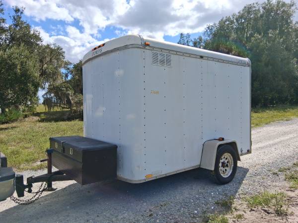 Enclosed trailer 1