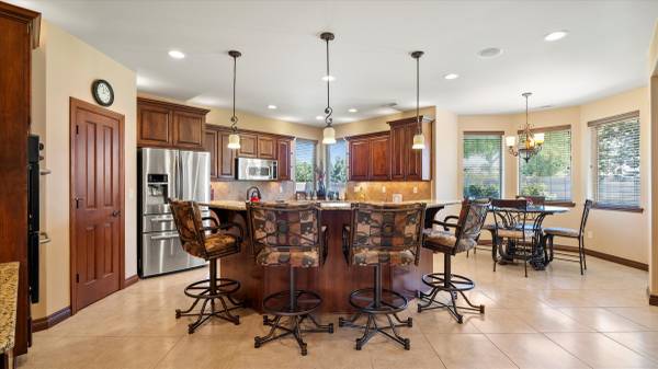 $829,000 / 3br - 2732ft2 - ¡ACABAMOS DE LISTARLO! Diseño impecable en un barrio fantástico (Pasco)63624250919427124