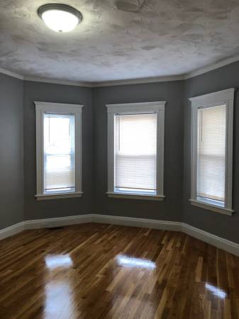 $3,418 / 3br - 1207ft2 - Unidad de tres dormitorios en primer piso (sin tarifa de corredor) (Boston)63699469318401124