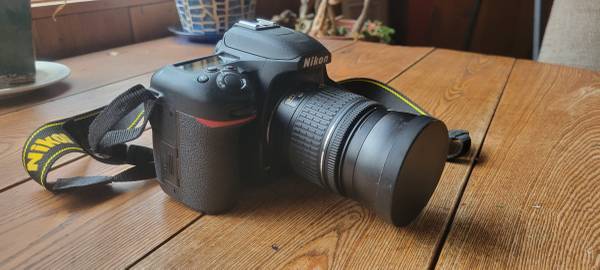 Nikon D7500 camera w/ tilt LCD screen and 5 lenses 1