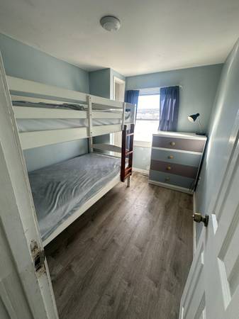 $1,900 / 2br - Year-Round Apartment for Rent (Hampton Beach, NH)63656196288003120