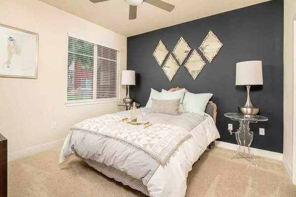 $1,891 / 2br - 1033ft2 - Our serene, garden-style 2 bed, 2 bath is waiting for you! 1033 sqft (Tempe)63966950671362124