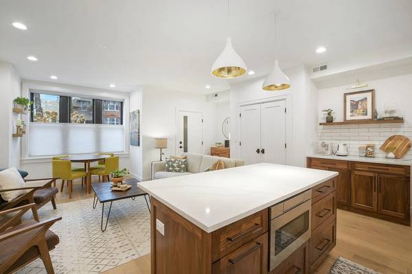 $2,975 / 2br - 1200ft2 - 2 bed 2 bath in Wicker Park63781327383425123