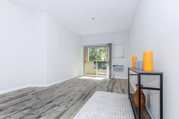 $3,494 / 2br - 1200ft2 - Dishwasher, Refrigerator, Plush Carpeting (san jose west)63686068142849122