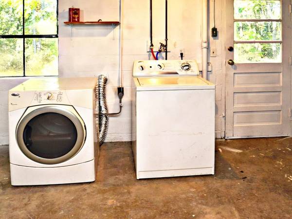 $900 / 3br - 1279ft2 - Complete remodeled home (Madison Heights, VA)63851968869249120