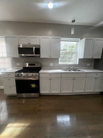 $1,600 / 2br - 1058ft2 - Beautifully rehabbed 2 bed 1 bath Unit ! (Garfield Park)63898733106563124