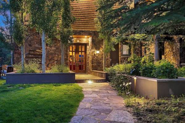 $1 / 3br - Retreat House. A luxurious property in Sun Valley (Hailey,ID)63904465152131122
