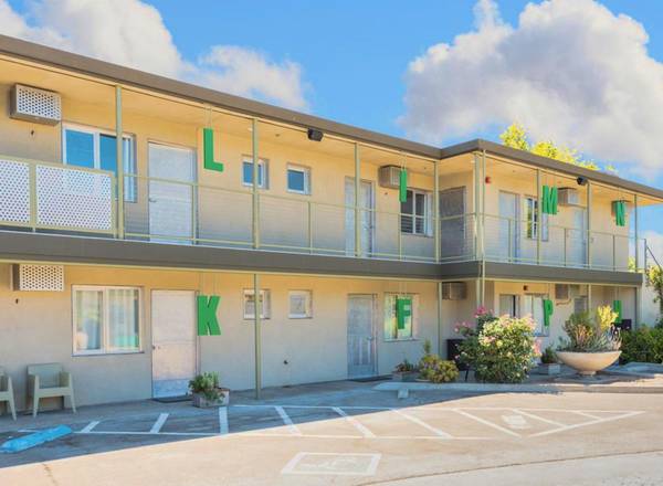 $500 / 1br - ¡TARIFA SEMANAL INCLUIDA ESPECIAL! Un precio para todo, ¡Wi-Fi rápido!! (Del Paso Blvd en Sacramento)63791080648323122