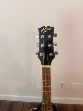 Mitchel Acoustic guitar and Fender Hard-case 1