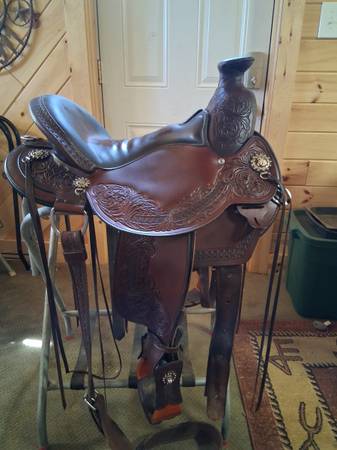 2017 circle y flex 2 A Fork roping 16 inch Saddle 1