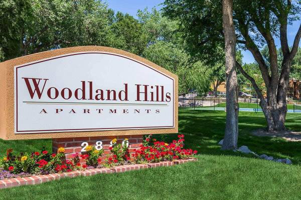 $1,595 / 2br - 970ft2 - Off Street Parking, 24 Hour Fitness Center, Pool (2880 Woodland Hills Dr, Colorado Springs, CO)63687101223041120