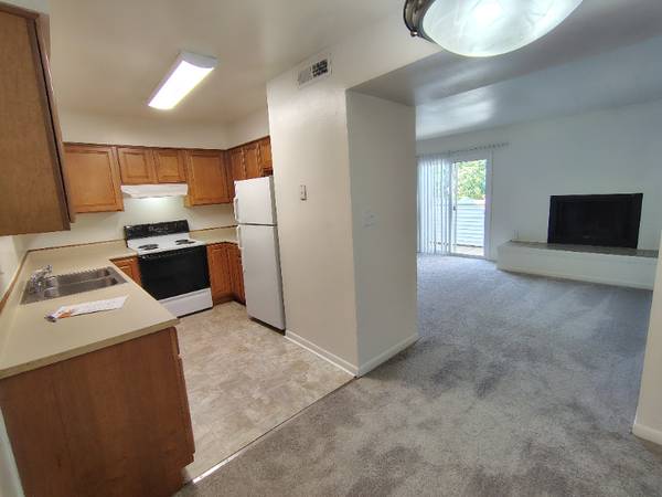 $1041.00 / 2br - 840ft2 - No Rent for September 2 Bed/1.5 Bath Apartment in Lynchburg, VA - Avai63851967788801124