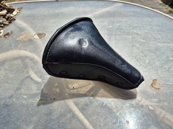 Old school bicycle saddle 1
