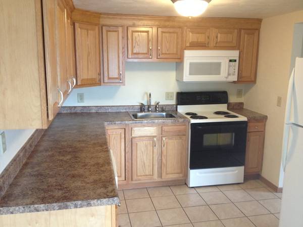 MUST SEE, REMODELED  2 BEDROOM TOWNHOUSE 1