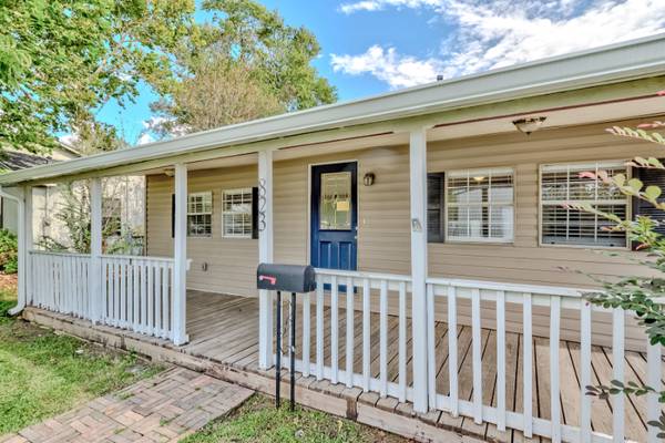 $1700.00 / 2br - 1400ft2 - Modern 2 Bed/2 Bath Unit in Nederland, TX - Available 10/15 - $170064036371449731124