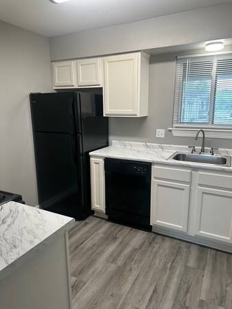 $1,105 / 2br - 1012ft2 - Come FALL in Love with our Community! (Baton Rouge)63678508369025122