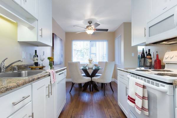 1B/1B, Large storage space/closets, Dishwasher included 1