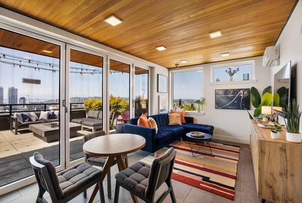 $2,140 / 1br - 440ft2 - Top Floor One Bed - Where Style Meets Comfort and Views! (Capitol Hill)63786708163329120