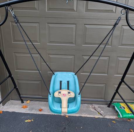 Step 2 Baby / toddler swing 1
