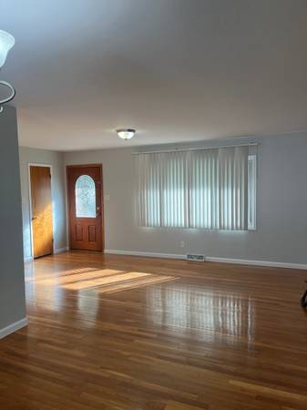 $2,200 / 3br - 1900ft2 - 1900 sq ft House for Rent (Crown Point, IN)63959876438275121