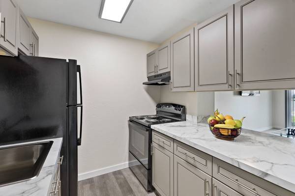 $1,685 / 1br - 680ft2 - Come In For A Tour! We Are Open Weekends! (Lynnwood)63852579043841122