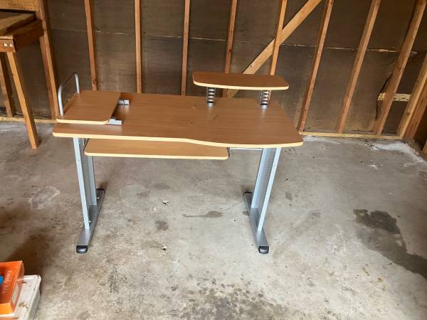 Computer desk 1