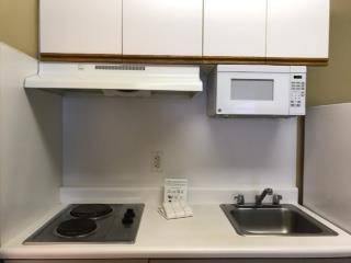 $2,400 / 1br - ¡Calienta con tarifas mensuales! (Bellevue)63814635658881124