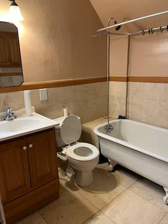 $900 / 1br - 900ft2 - one-bedroom walk to bus & Metro station (buffalo)63925204244866121