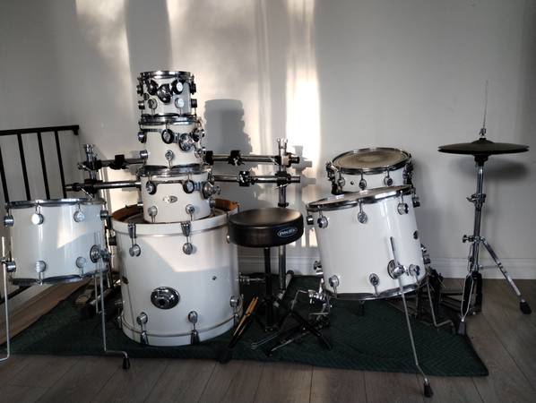 PDP X7 White All Maple Series Drum Kit 1