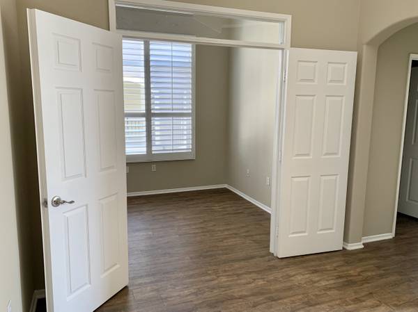 $4,175 / 2br - 1117ft2 - Large 2BR plus Den - Great for Office or Guest Room + Parking C308 - (La Jolla)63657276159105124