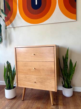 Stunning 1950's Paul McCobb Planner Group 3 Drawer Dresser Nightstand 1