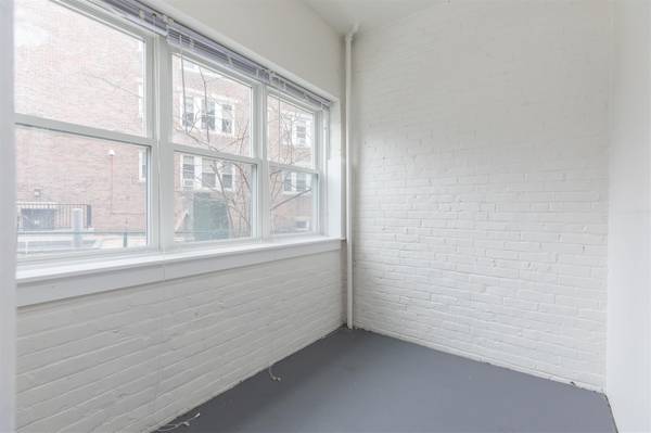 $3,400 / 2br - 5 Linnaean St #5 (Cambridge)63699236673667122