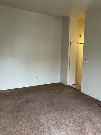 $1,300 / 1br - $1300 - 1 BR / 1 BA APARTAMENTO, CON CALEFACCIÓN Y AGUA CALIENTE INCLUIDAS (ALLENTOWN)64010162892674124