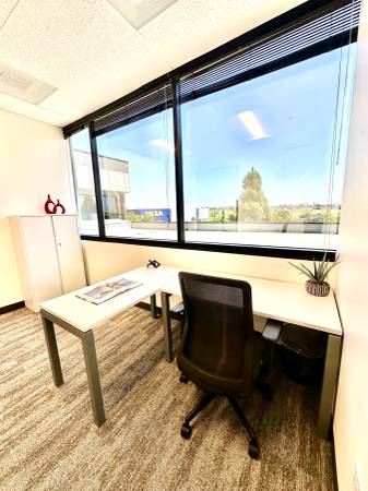 🔥PRIVATE OFFICE for FOUR! FLEXIBLE TERMS – ALL UTILITIES INCLUDED! 🔥 1
